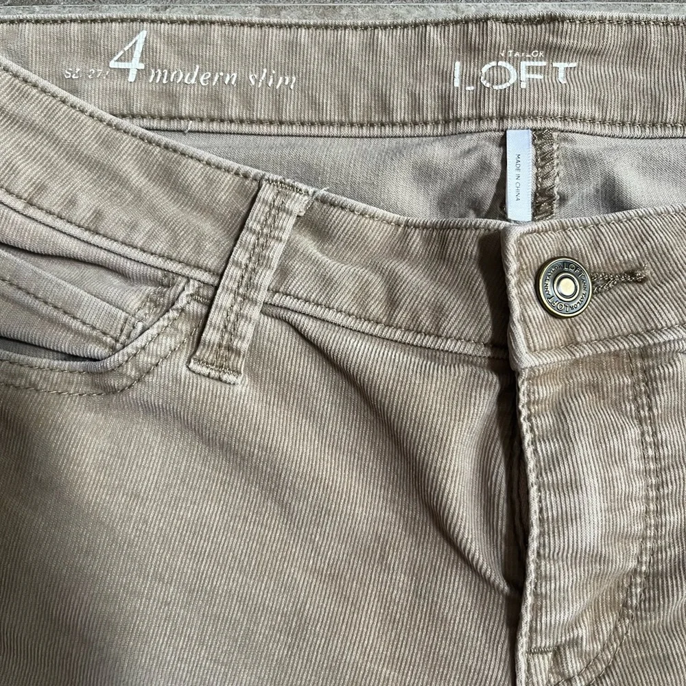 Loft 4 Modern Slim Beige tan Cream Corduroy Pants Low rise